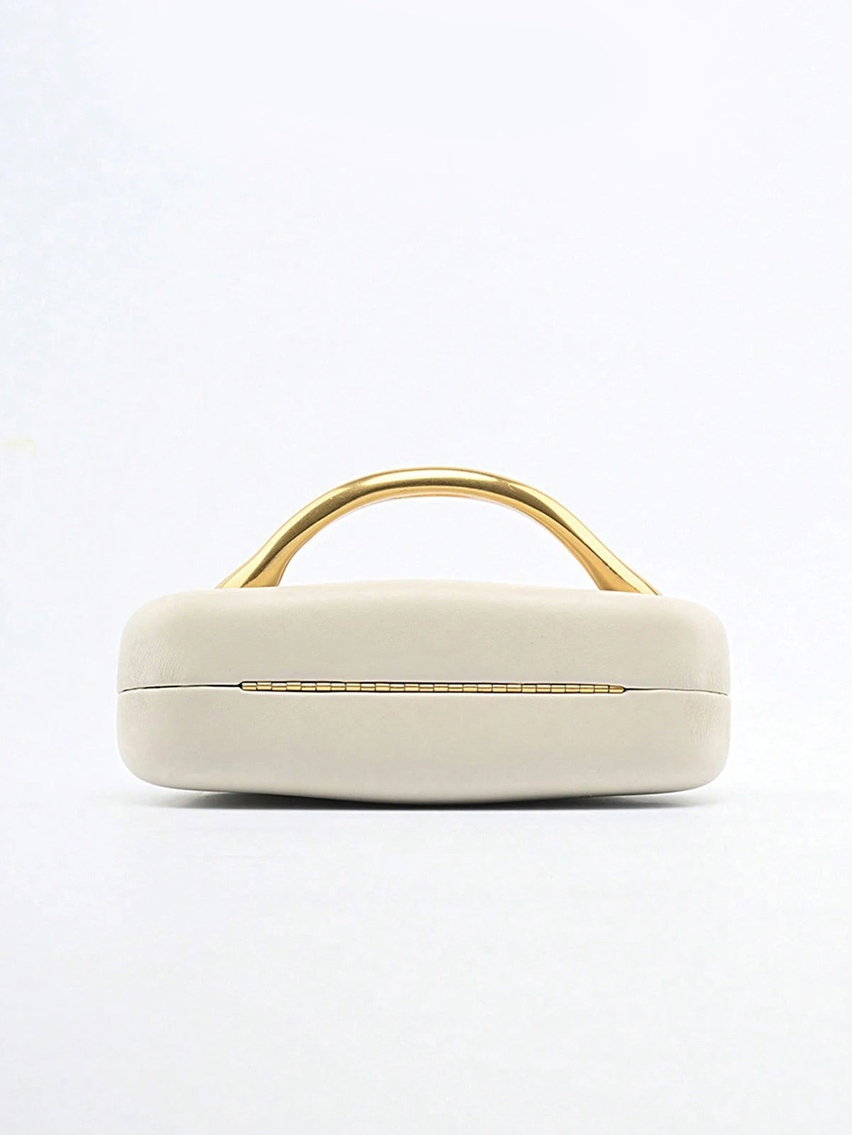 Clutch ovalado de fiesta con cadena y cierre metálico