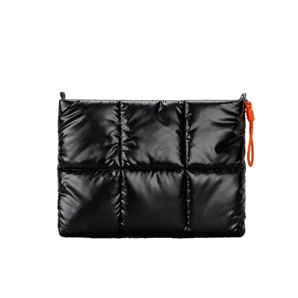 Funda acolchada para notebook con opciones de correa