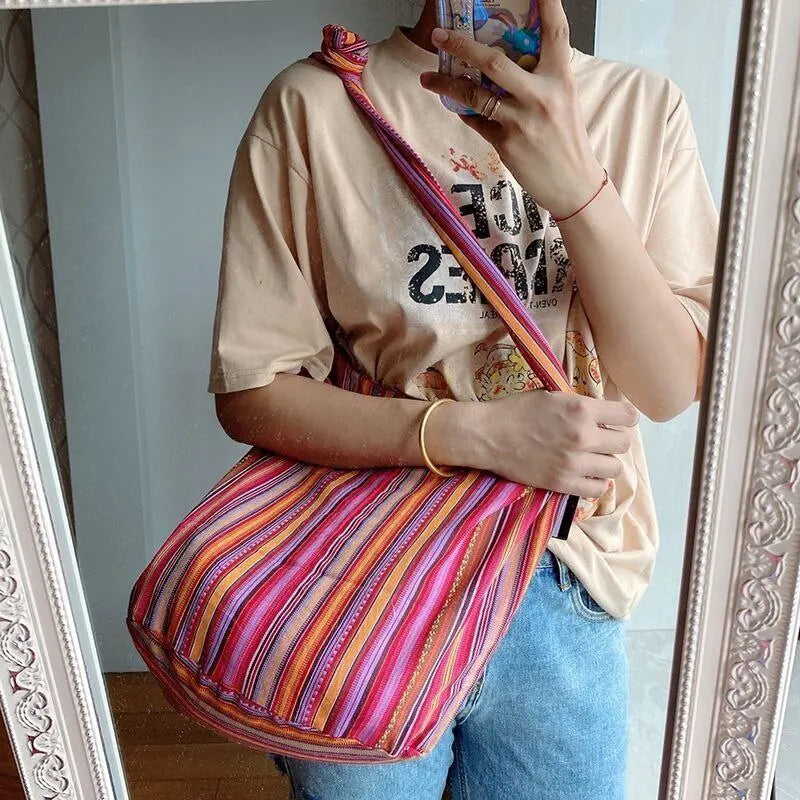 Cartera hobo de lona de estilo bohemio