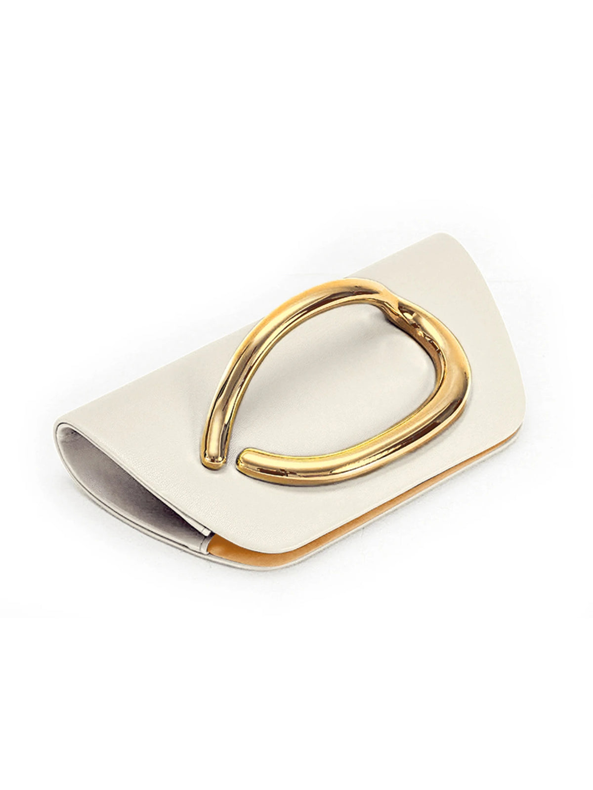Clutch tipo caja con broche dorado y cadena