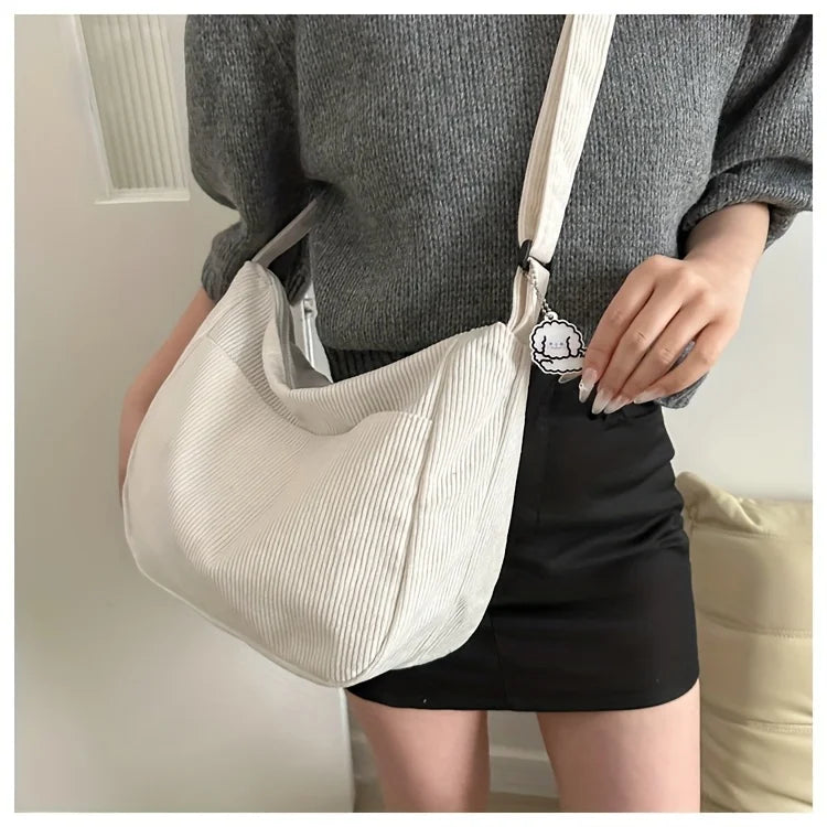Bolso de hombro de corderoy con bolsillos y cierre