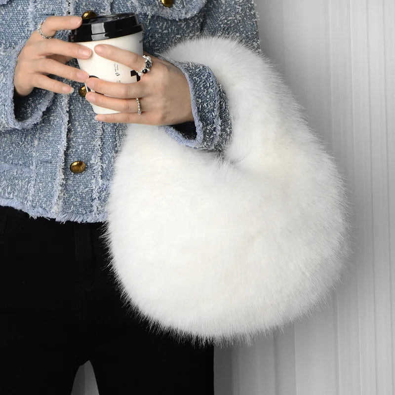 Cartera hobo de pelo sintético con forma de media luna