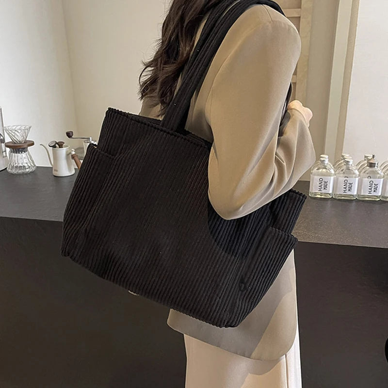 Bolso de hombro de corderoy suave con cierre