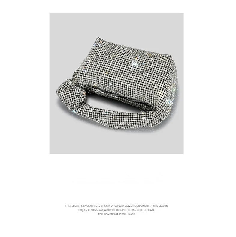 Cartera de fiesta con brillos y asa anudada