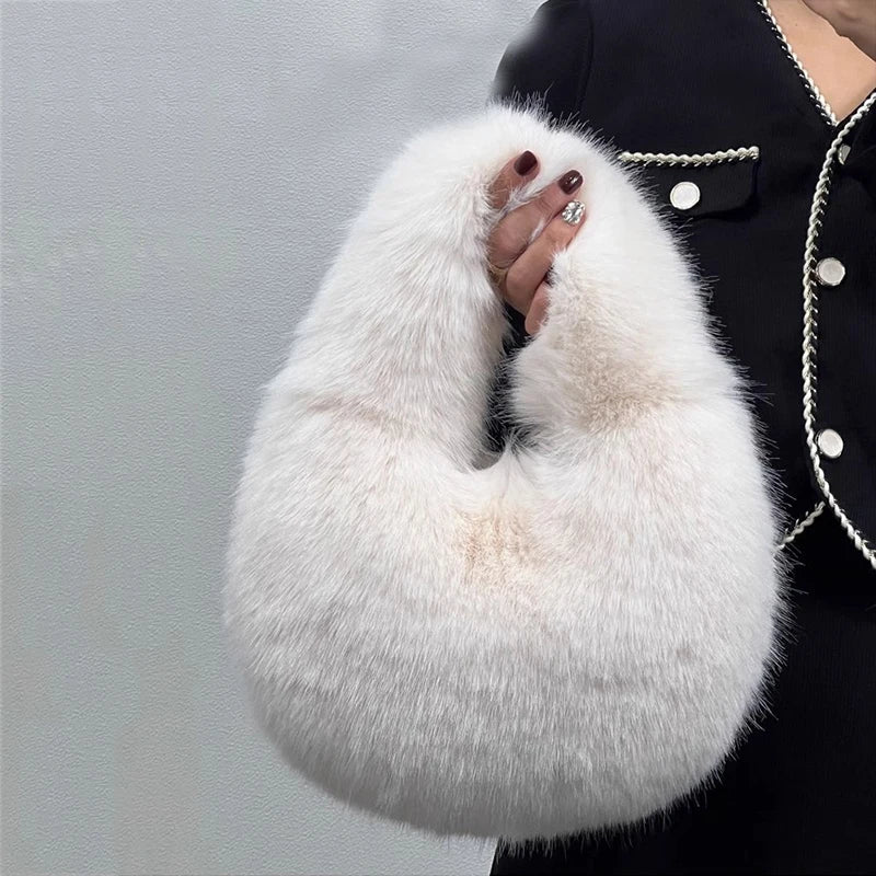 Cartera hobo de pelo sintético con forma de media luna