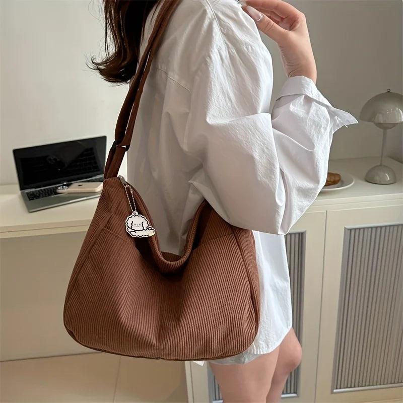 Bolso de hombro de corderoy con bolsillos y cierre