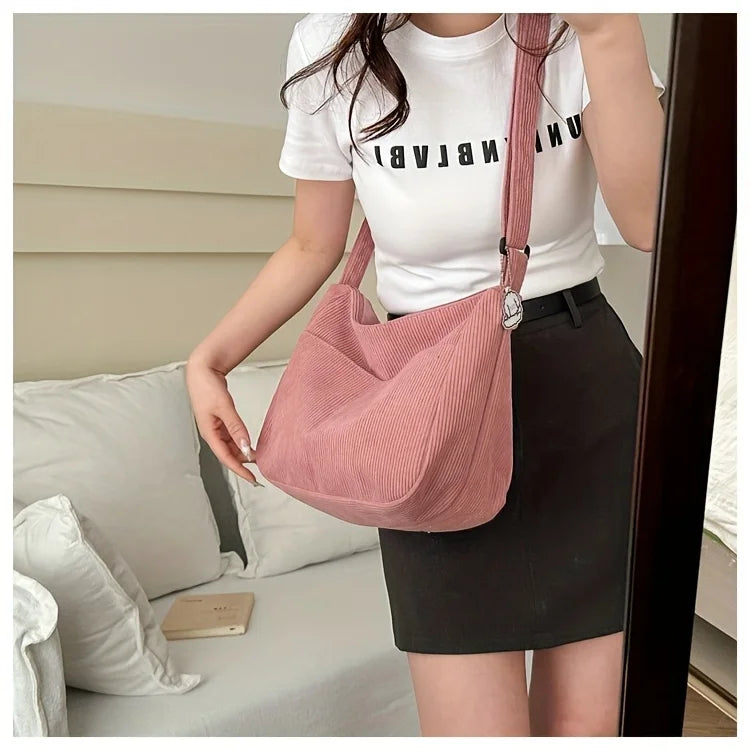 Bolso de hombro de corderoy con bolsillos y cierre