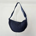 Cartera hobo de corderoy con correa regulable