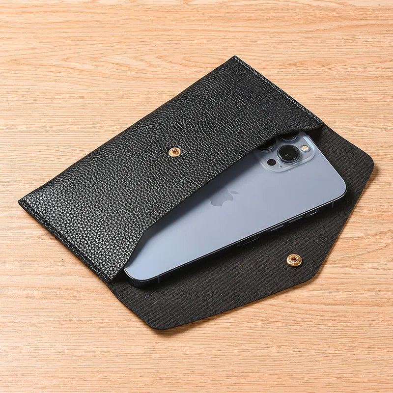 Billetera larga con solapa de estilo minimalista