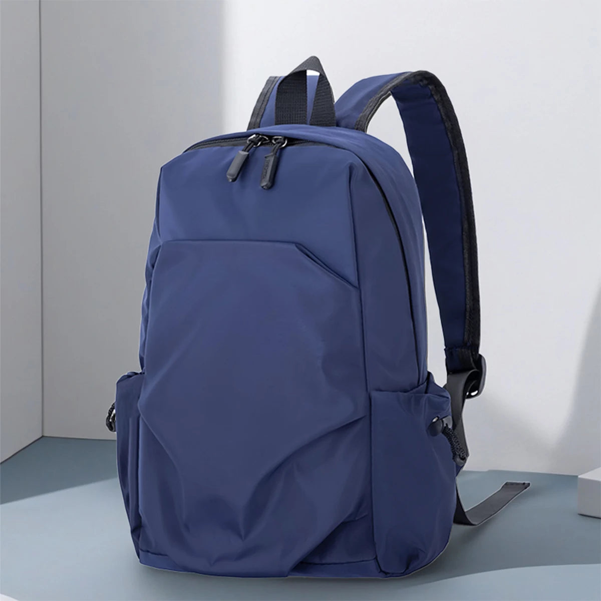Mini mochila de nylon con bolsillo exterior