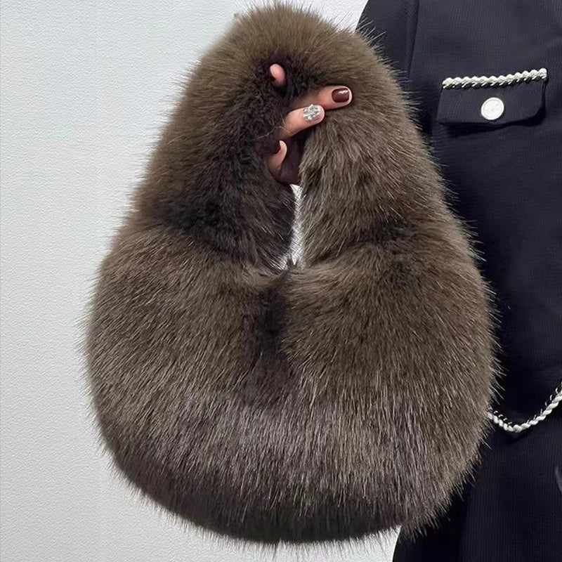 Cartera hobo de pelo sintético con forma de media luna