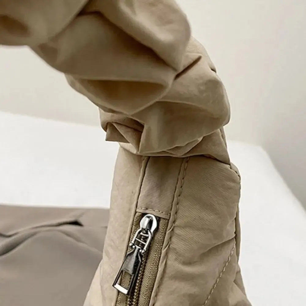 Cartera hobo fruncida con cierre superior
