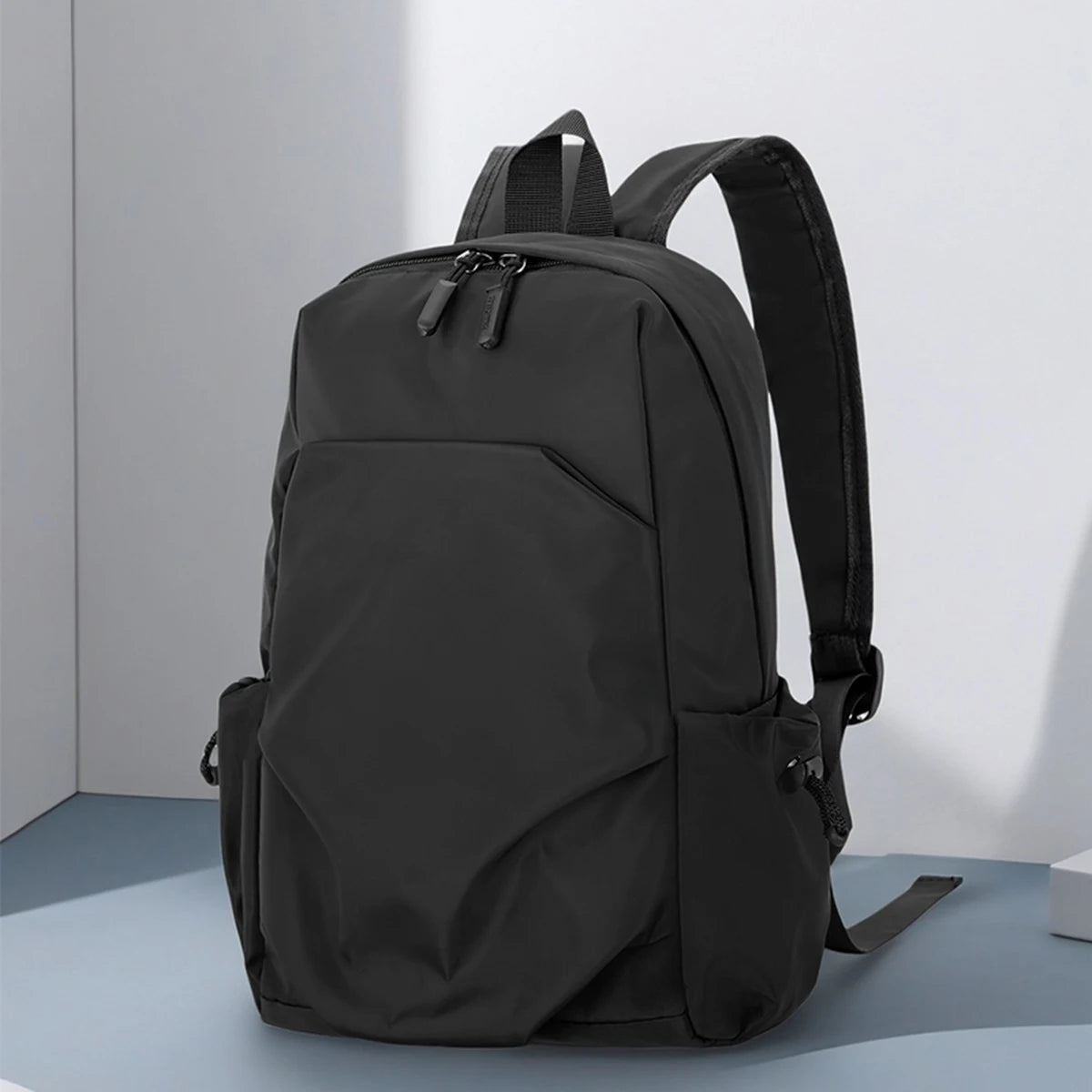 Mini mochila de nylon con bolsillo exterior