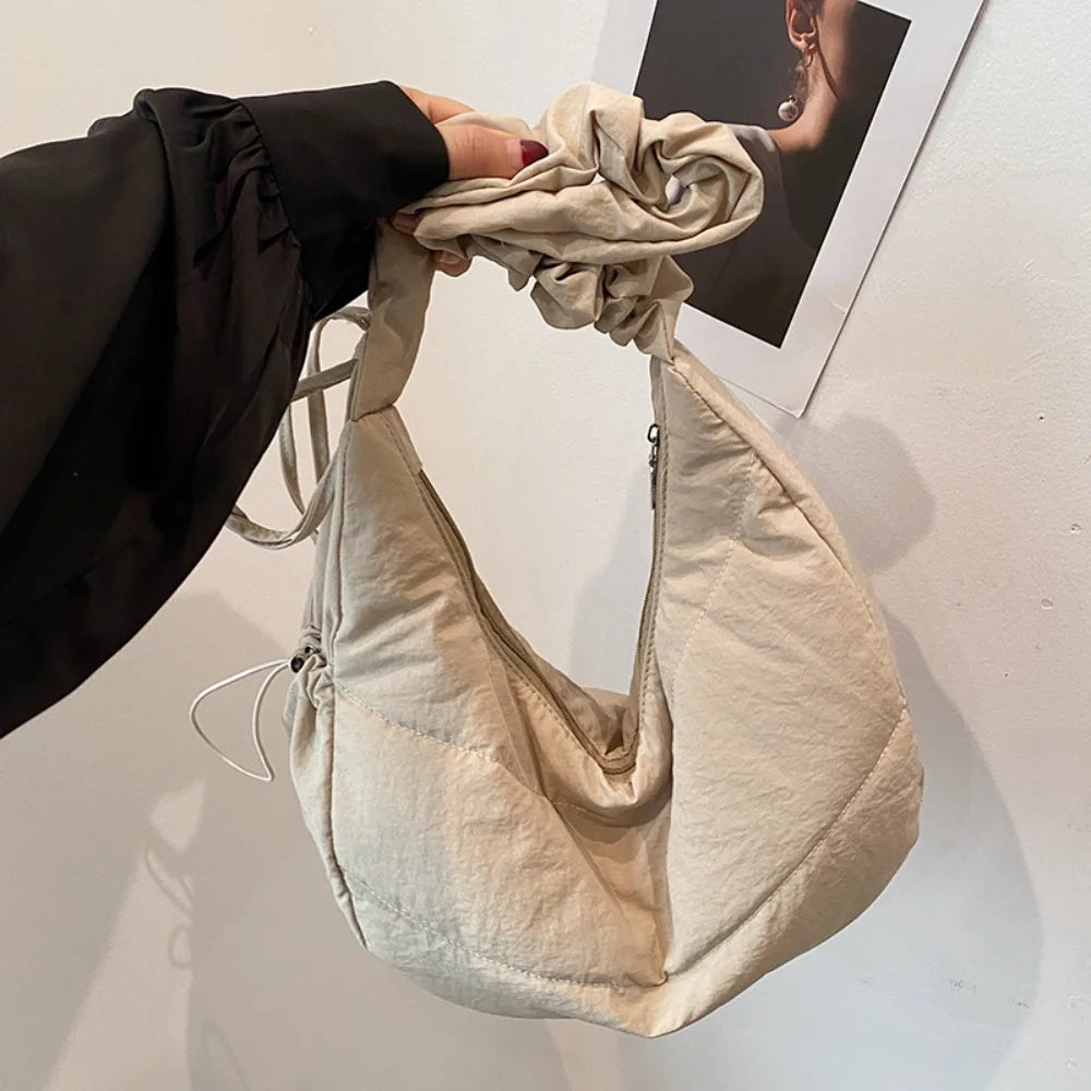 Cartera hobo fruncida con cierre superior