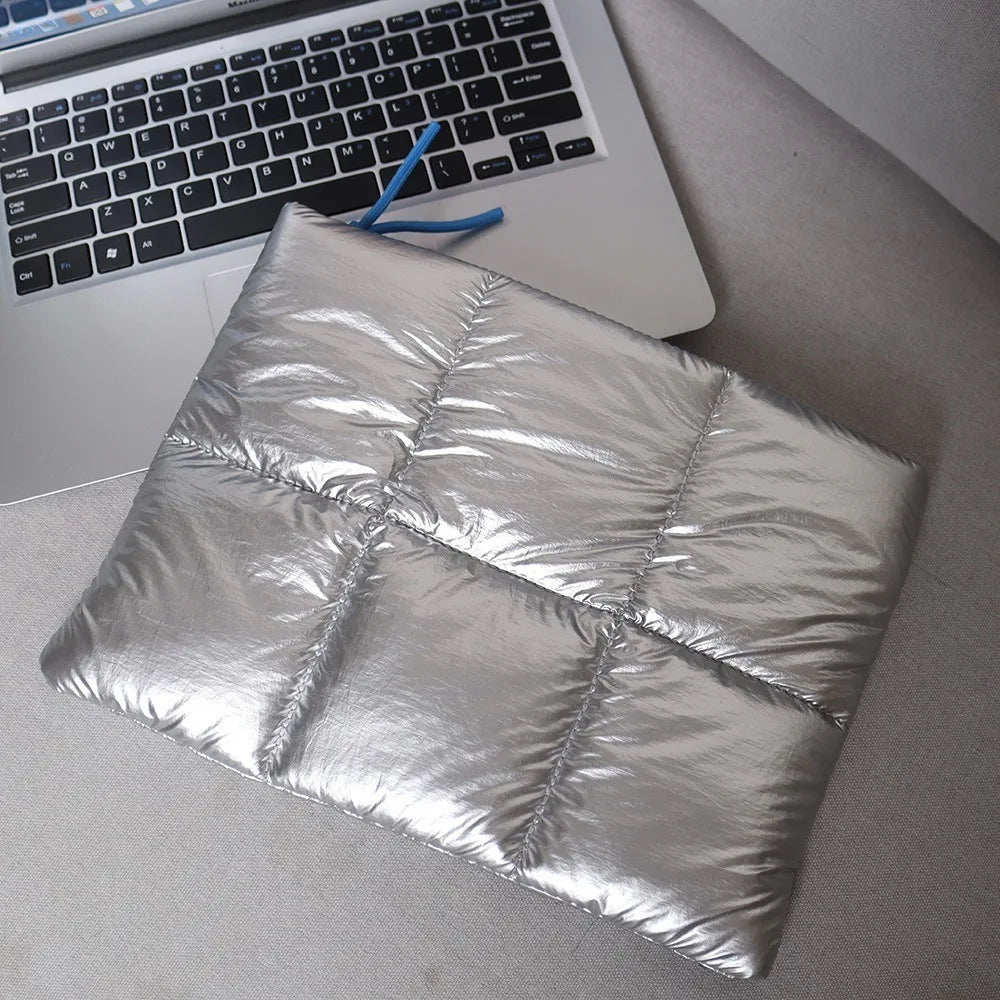 Funda acolchada para notebook con opciones de correa