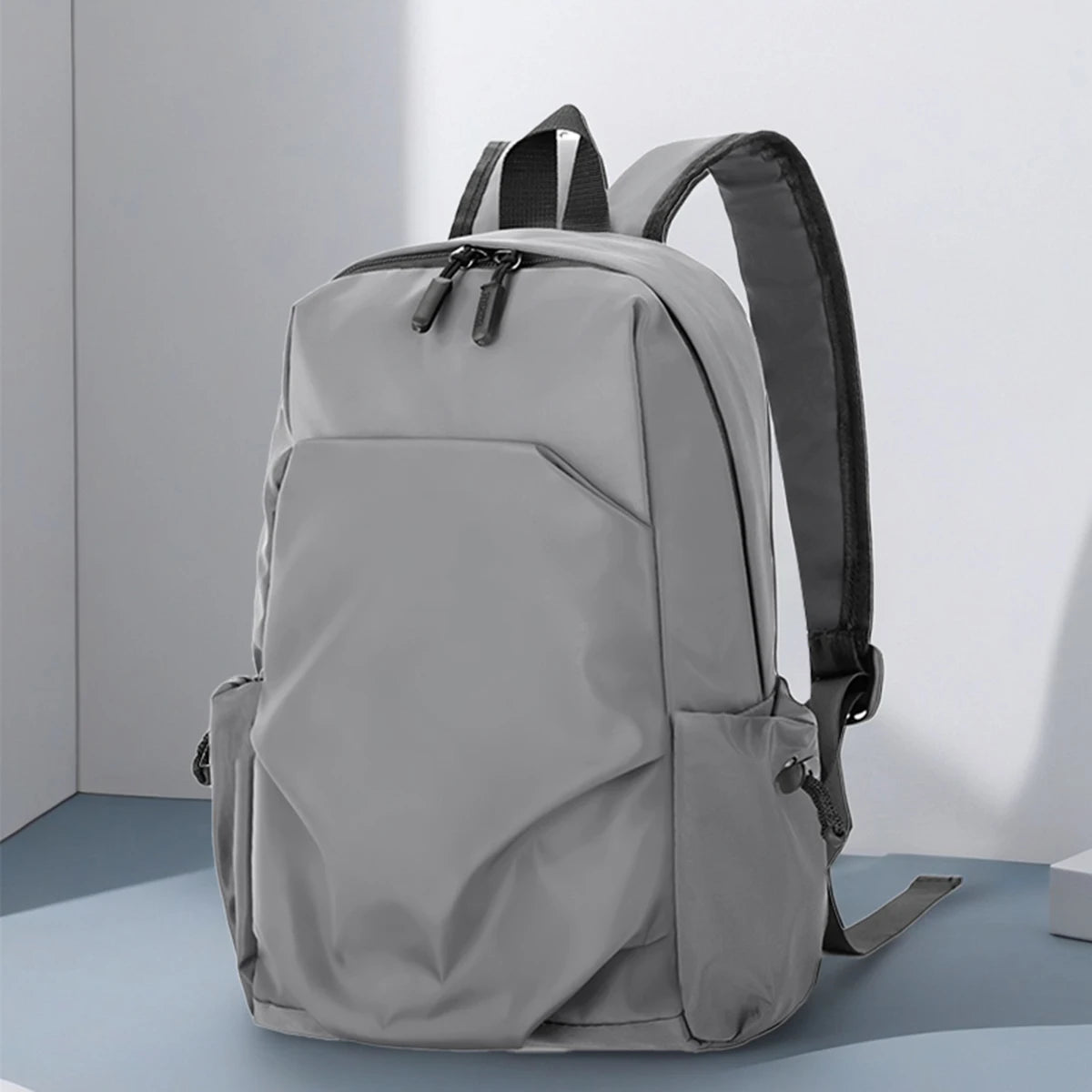 Mini mochila de nylon con bolsillo exterior