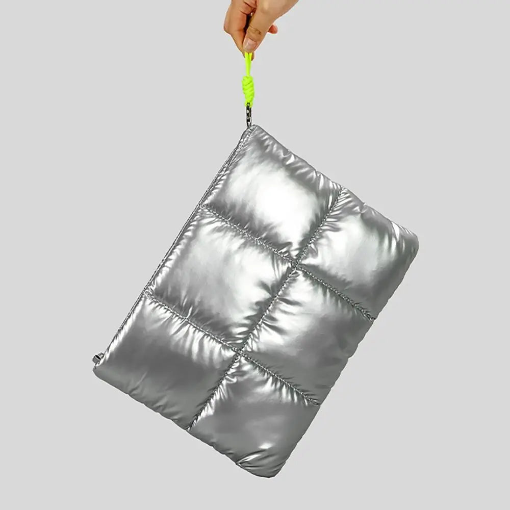 Funda acolchada para notebook con opciones de correa
