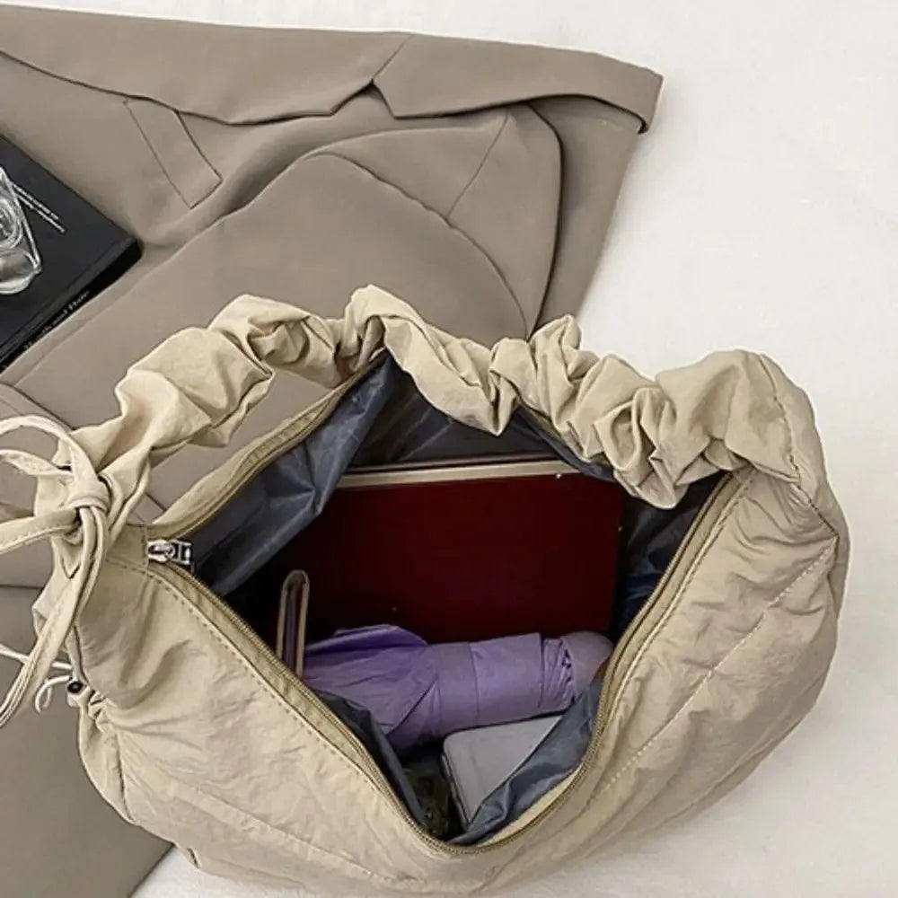 Cartera hobo fruncida con cierre superior