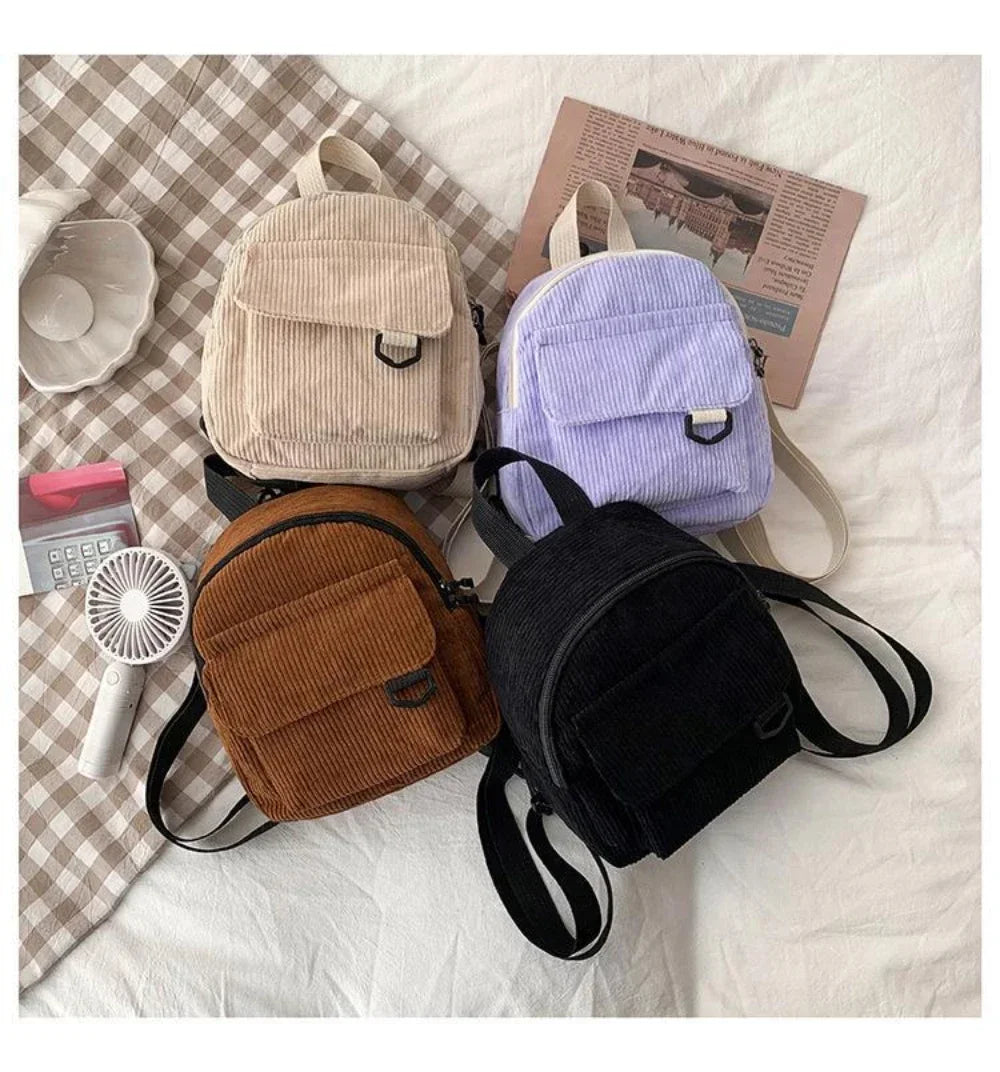 Mini mochila de corderoy con correa regulable