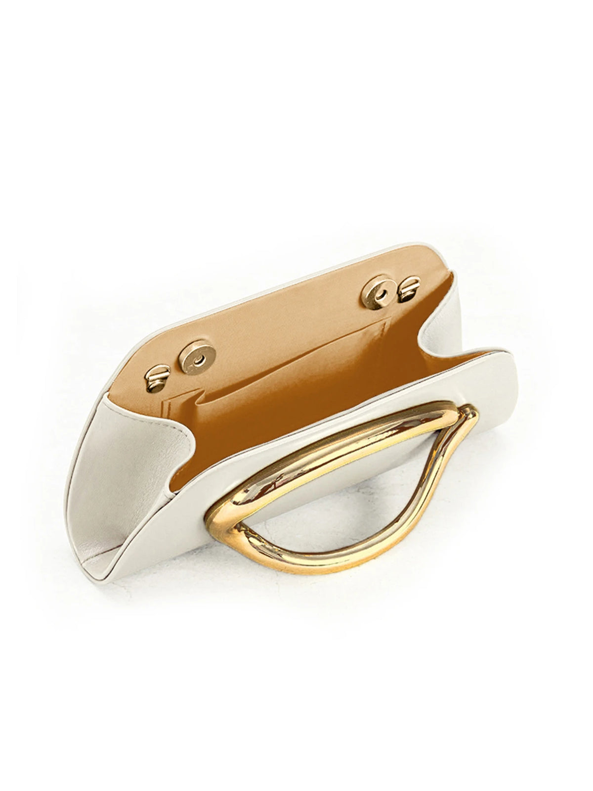 Clutch tipo caja con broche dorado y cadena