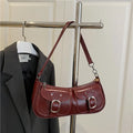 Cartera baguette de PU con bolsillos y tachas