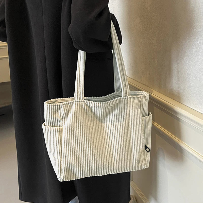 Bolso de hombro de corderoy suave con cierre