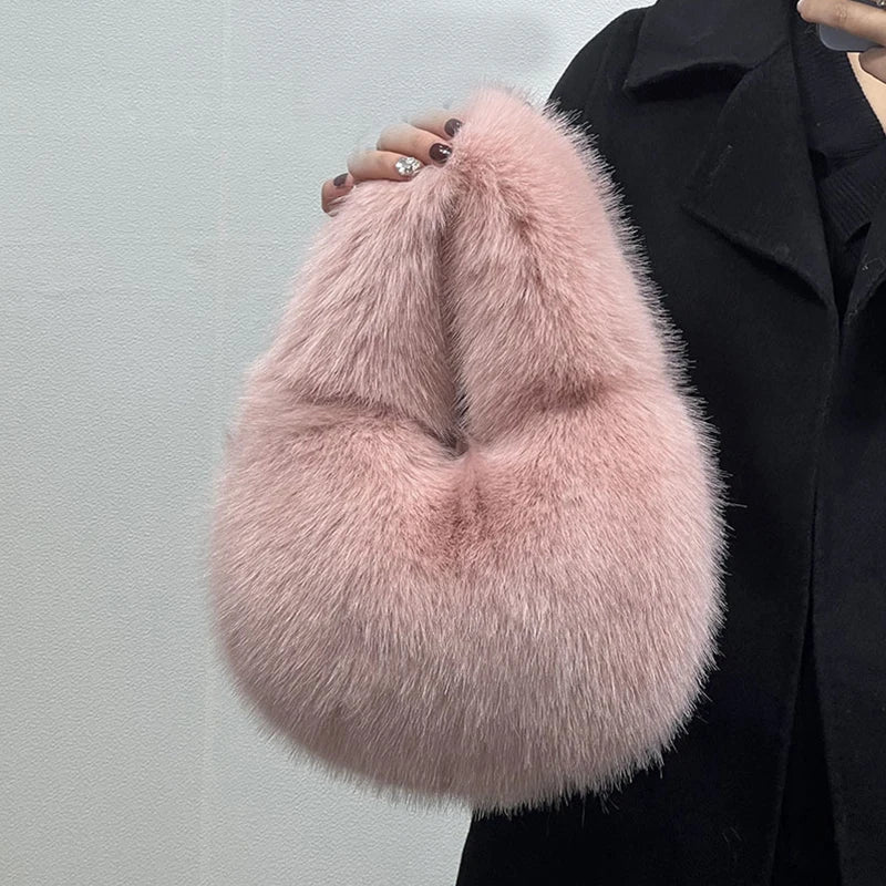 Cartera hobo de pelo sintético con forma de media luna