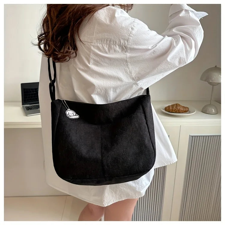Bolso de hombro de corderoy con bolsillos y cierre