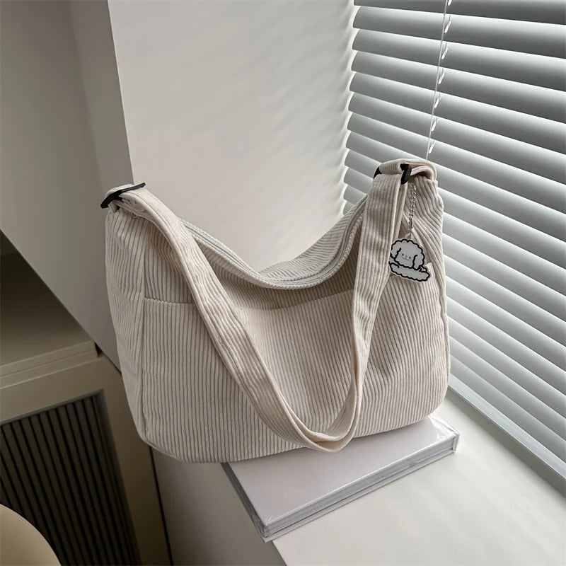 Bolso de hombro de corderoy con bolsillos y cierre