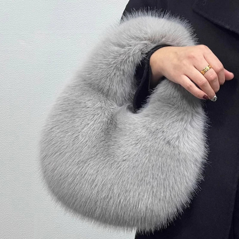 Cartera hobo de pelo sintético con forma de media luna